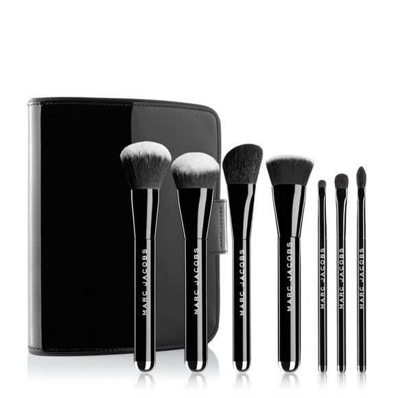 Marc Jacobs Other - NIB Marc Jacobs Blush Brush